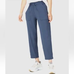 **MUST GO BY FRIDAY** Lululemon Beyond The Studio Crop Pants Blue Size 12